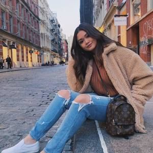 Meet your Posher, Leanza